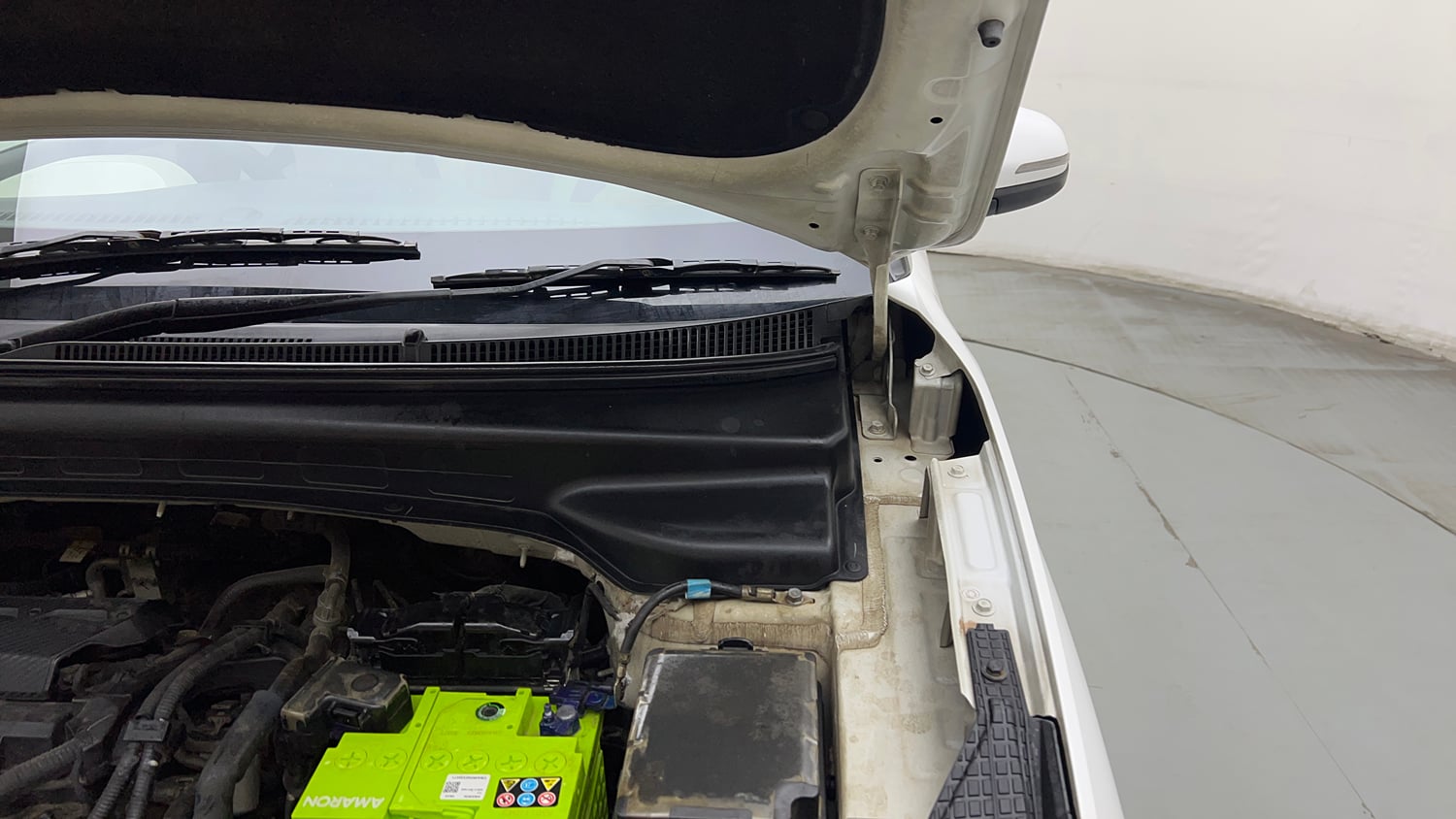 Used 2023 Hyundai Creta SX 1.5 Petrol Petrol Manual engine ENGINE LEFT SIDE HINGE & APRON VIEW