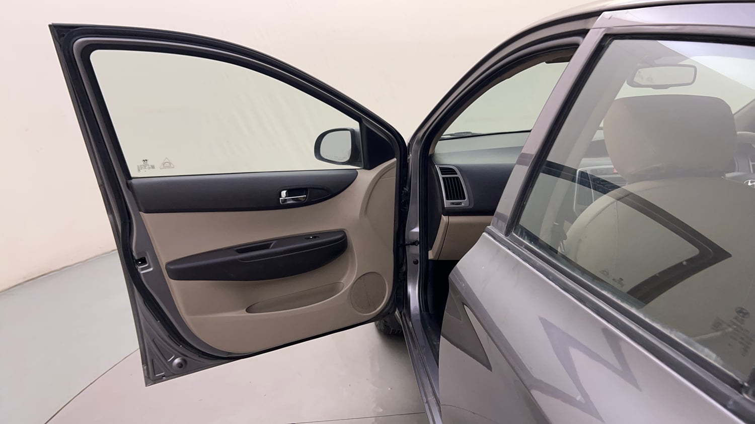 Used 2012 Hyundai i20 Sportz 1.2 Petrol Manual interior LEFT FRONT DOOR OPEN VIEW