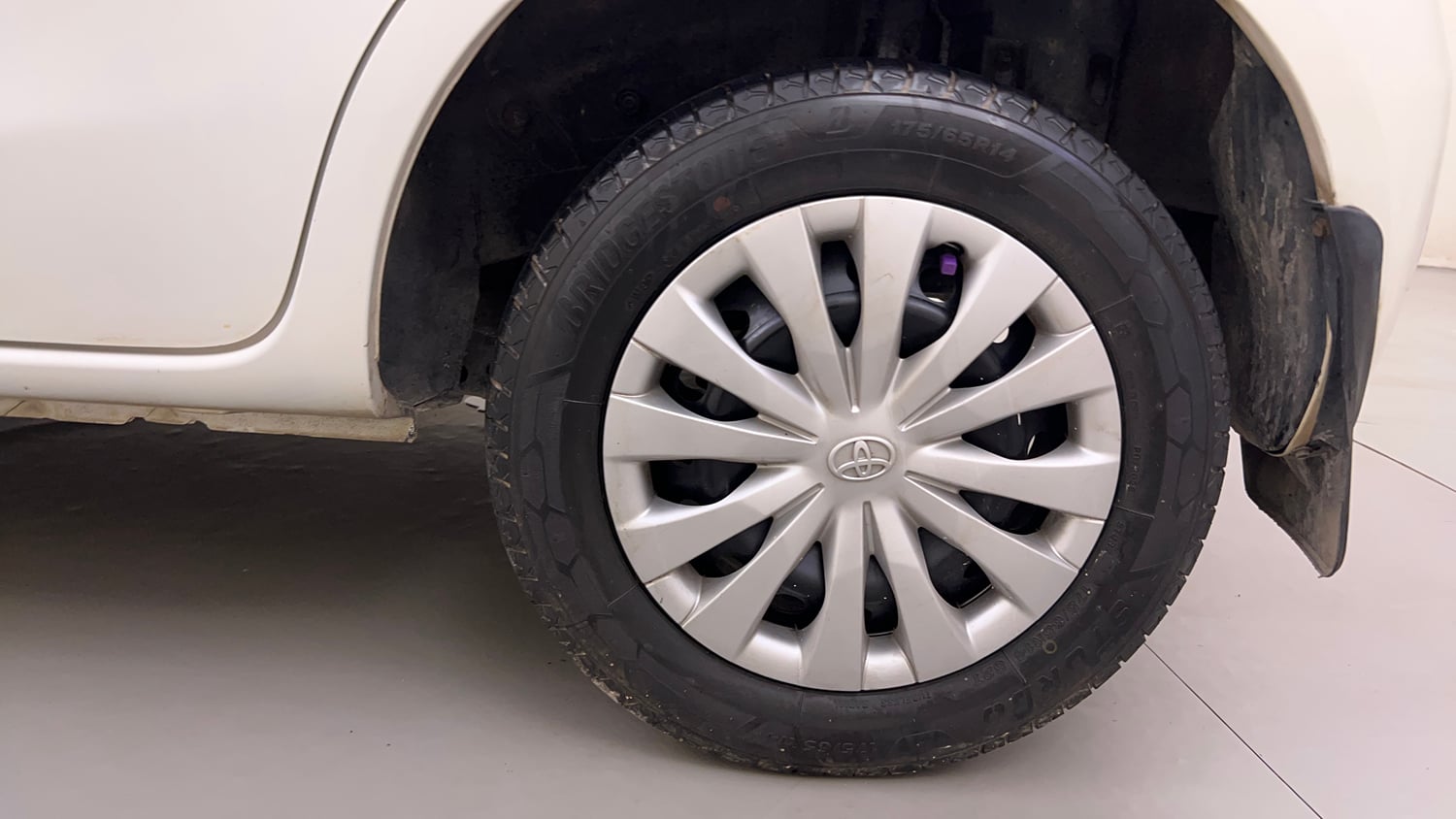 Used 2013 Toyota Etios Liva G Petrol Manual tyres LEFT REAR TYRE RIM VIEW