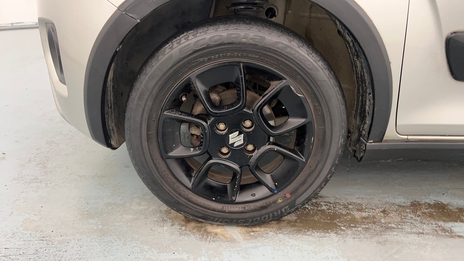 Used 2023 Maruti Suzuki Ignis Zeta 1.2 MT Petrol Manual tyres LEFT FRONT TYRE RIM VIEW