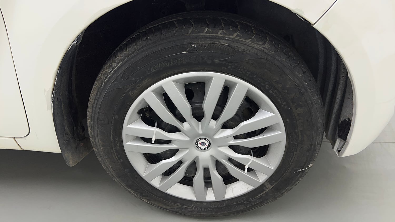Used 2022 Maruti Suzuki Wagon R 1.0 VXi (O) 1.0 Petrol Manual tyres RIGHT FRONT TYRE RIM VIEW