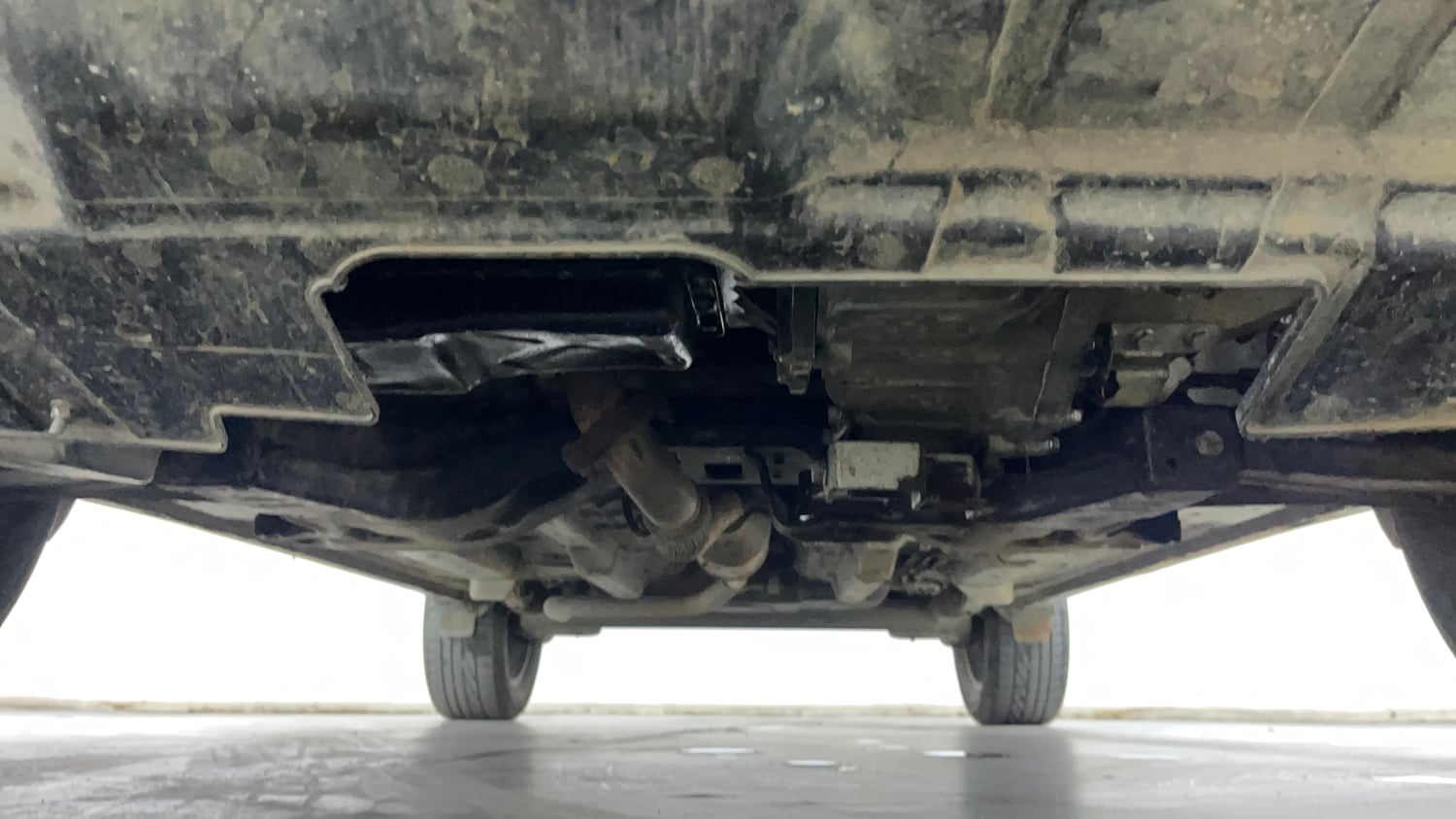 Used 2022 Tata Nexon XZA Plus (Premium) Diesel Jet Diesel Automatic extra FRONT LEFT UNDERBODY VIEW