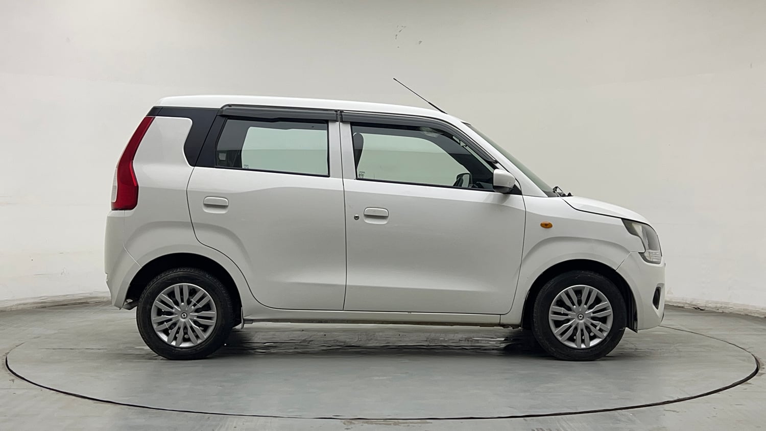 Used 2022 Maruti Suzuki Wagon R 1.0 VXi (O) 1.0 Petrol Manual exterior RIGHT SIDE VIEW
