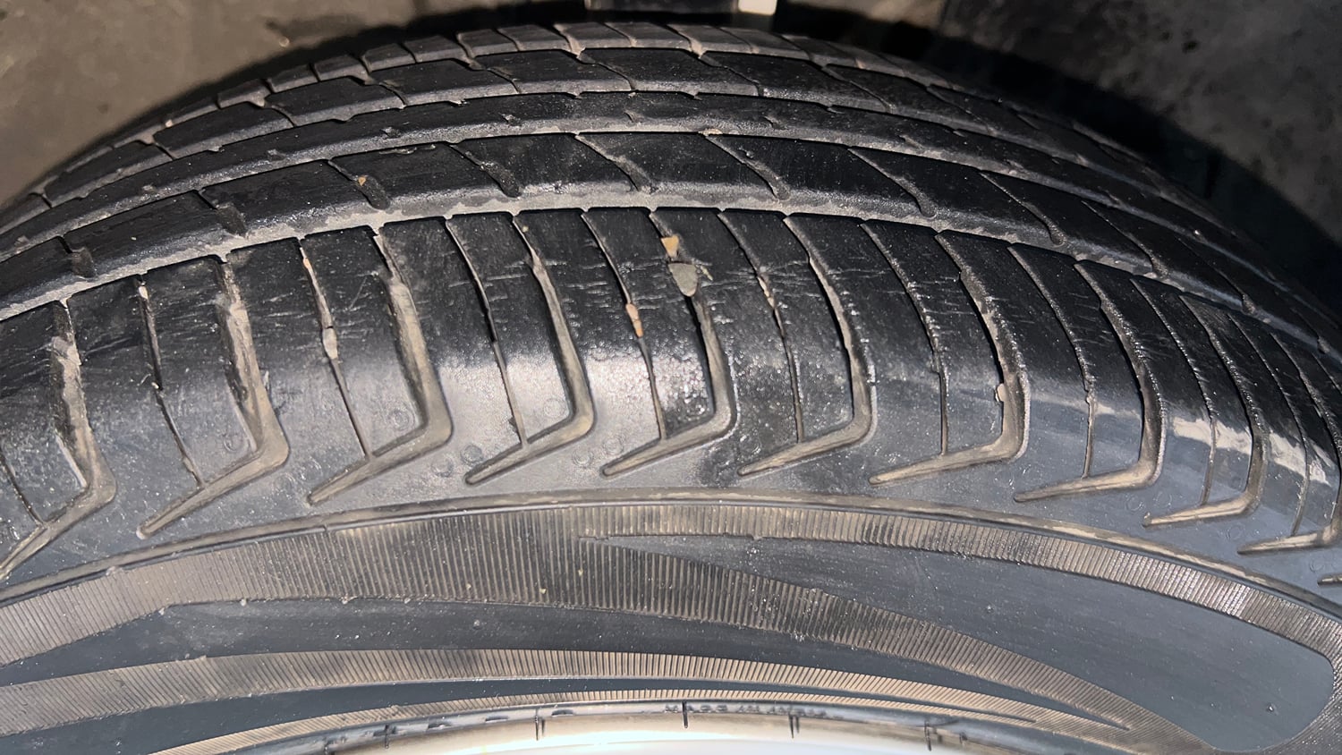 Used 2020 Maruti Suzuki Wagon R 1.0 LXi 1.0 Petrol Manual tyres RIGHT FRONT TYRE TREAD VIEW