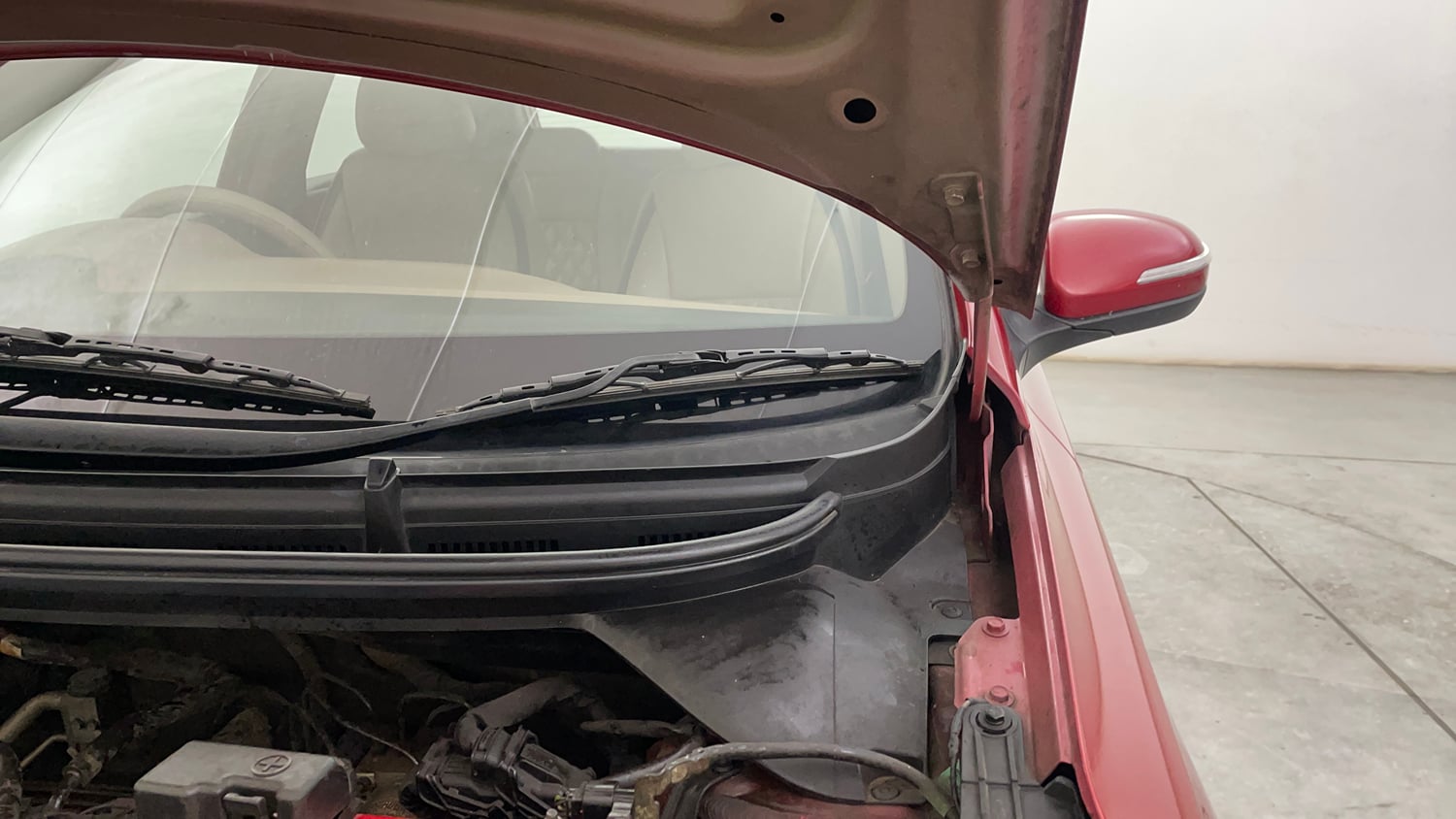 Used 2020 Hyundai Elite i20 Sportz Plus 1.2 Petrol Manual engine ENGINE LEFT SIDE HINGE & APRON VIEW
