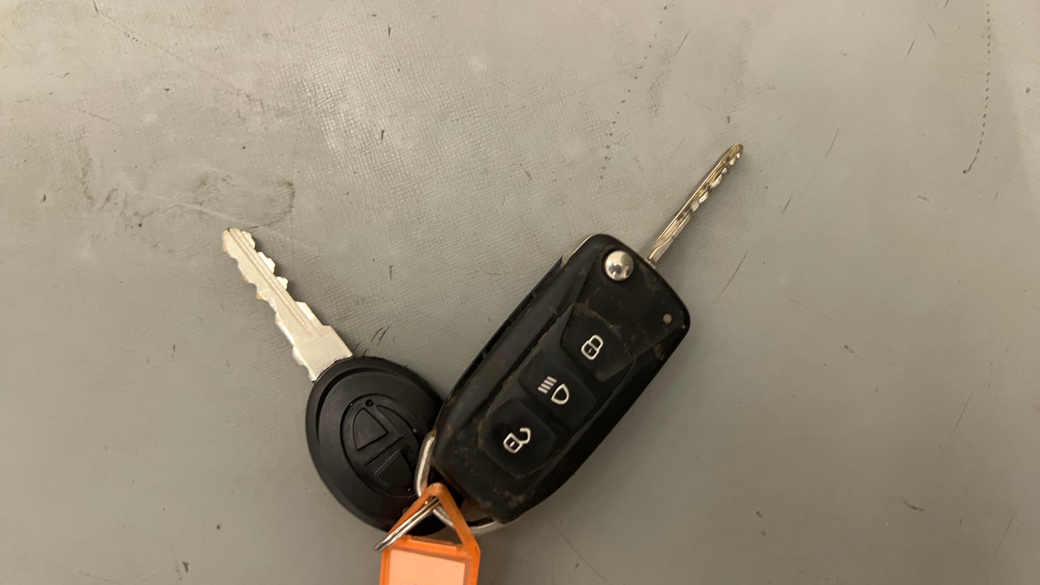 Used 2017 Tata Tigor Revotron XZ (O) Petrol Manual extra CAR KEY VIEW
