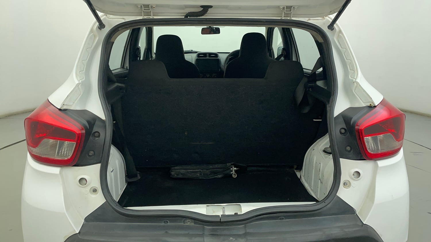 Used 2016 Renault Kwid RXT Petrol Manual interior DICKY INSIDE VIEW
