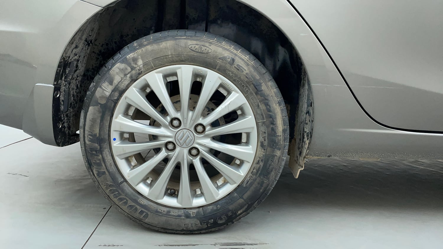 Used 2022 Maruti Suzuki Ciaz Zeta 1.5 Petrol Manual tyres RIGHT REAR TYRE RIM VIEW