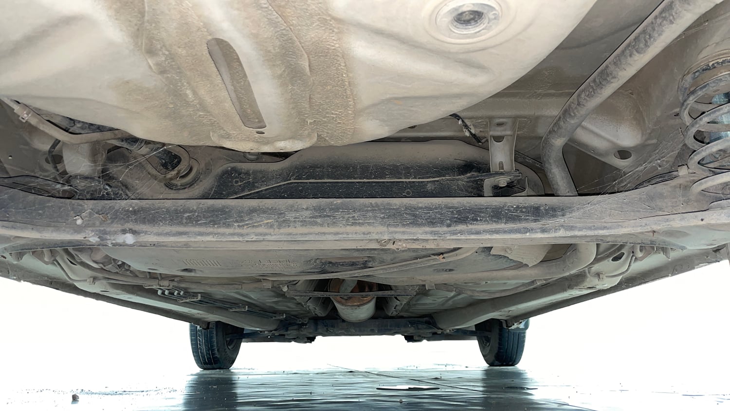 Used 2019 Maruti Suzuki Dzire VXi AMT Petrol Automatic extra REAR UNDERBODY VIEW (TAKEN FROM REAR)