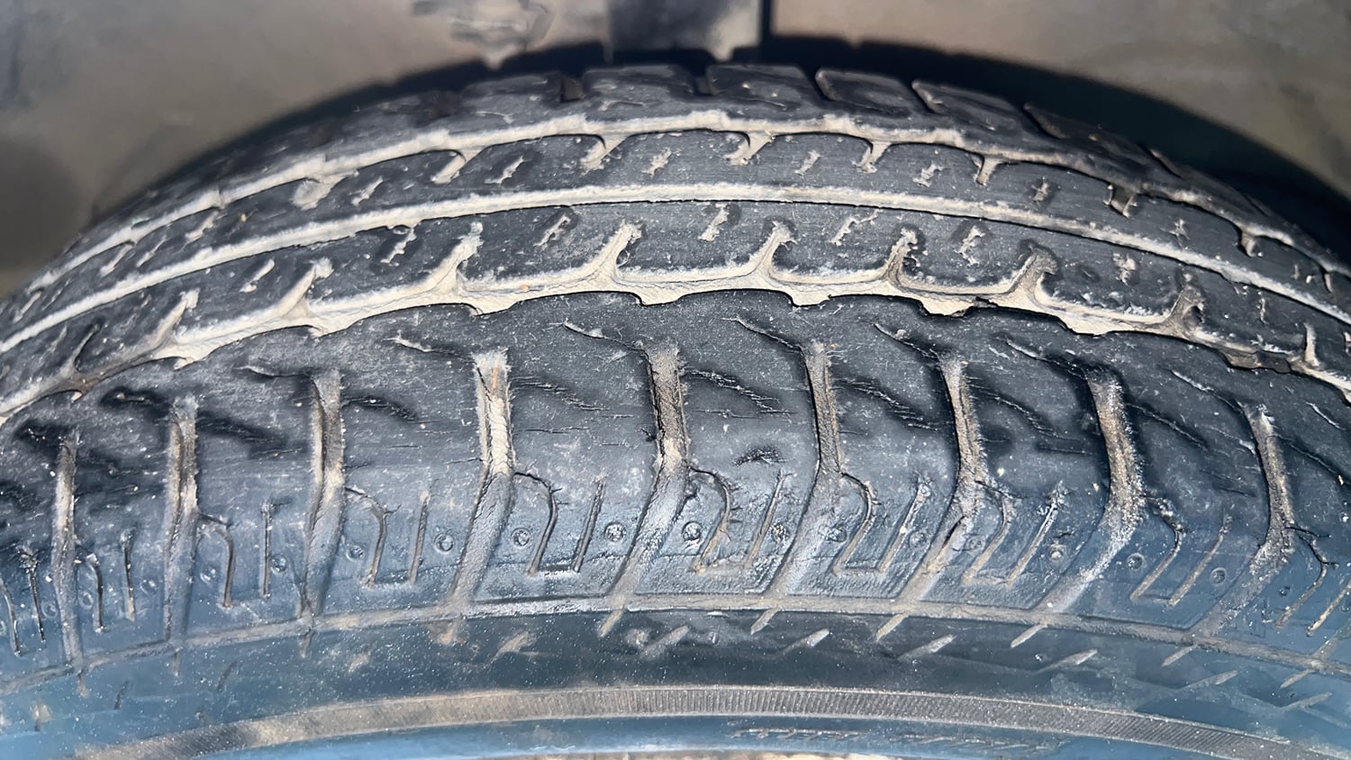 Used 2018 Maruti Suzuki Wagon R LXI Petrol Manual tyres RIGHT FRONT TYRE TREAD VIEW