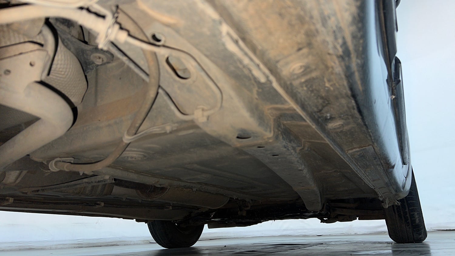 Used 2021 Maruti Suzuki Swift LXi Petrol Manual extra REAR RIGHT UNDERBODY VIEW