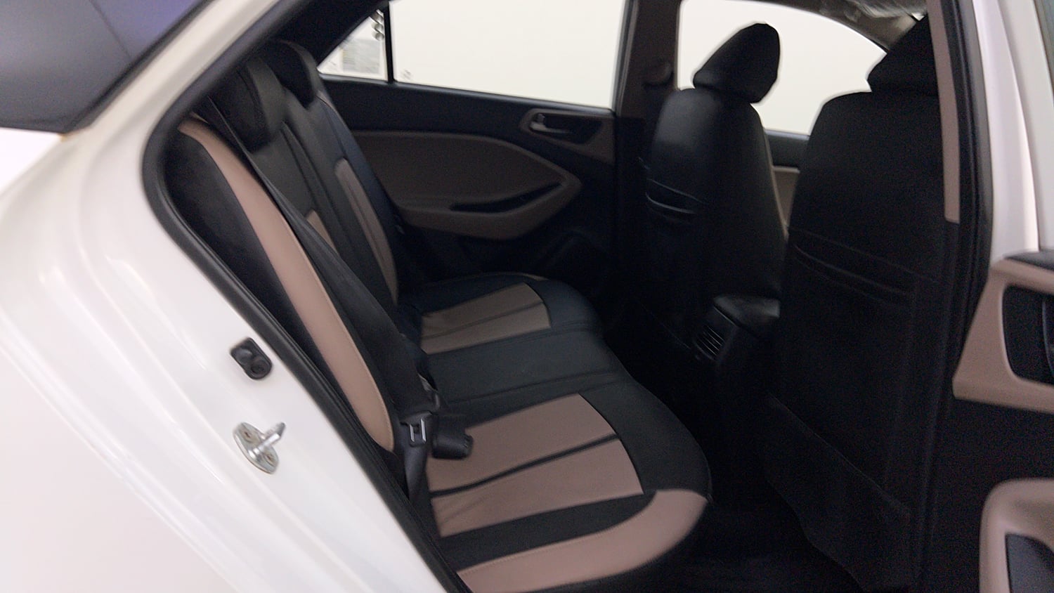 Used 2017 Hyundai Elite i20 Asta 1.2 (O) Petrol Manual interior RIGHT SIDE REAR DOOR CABIN VIEW