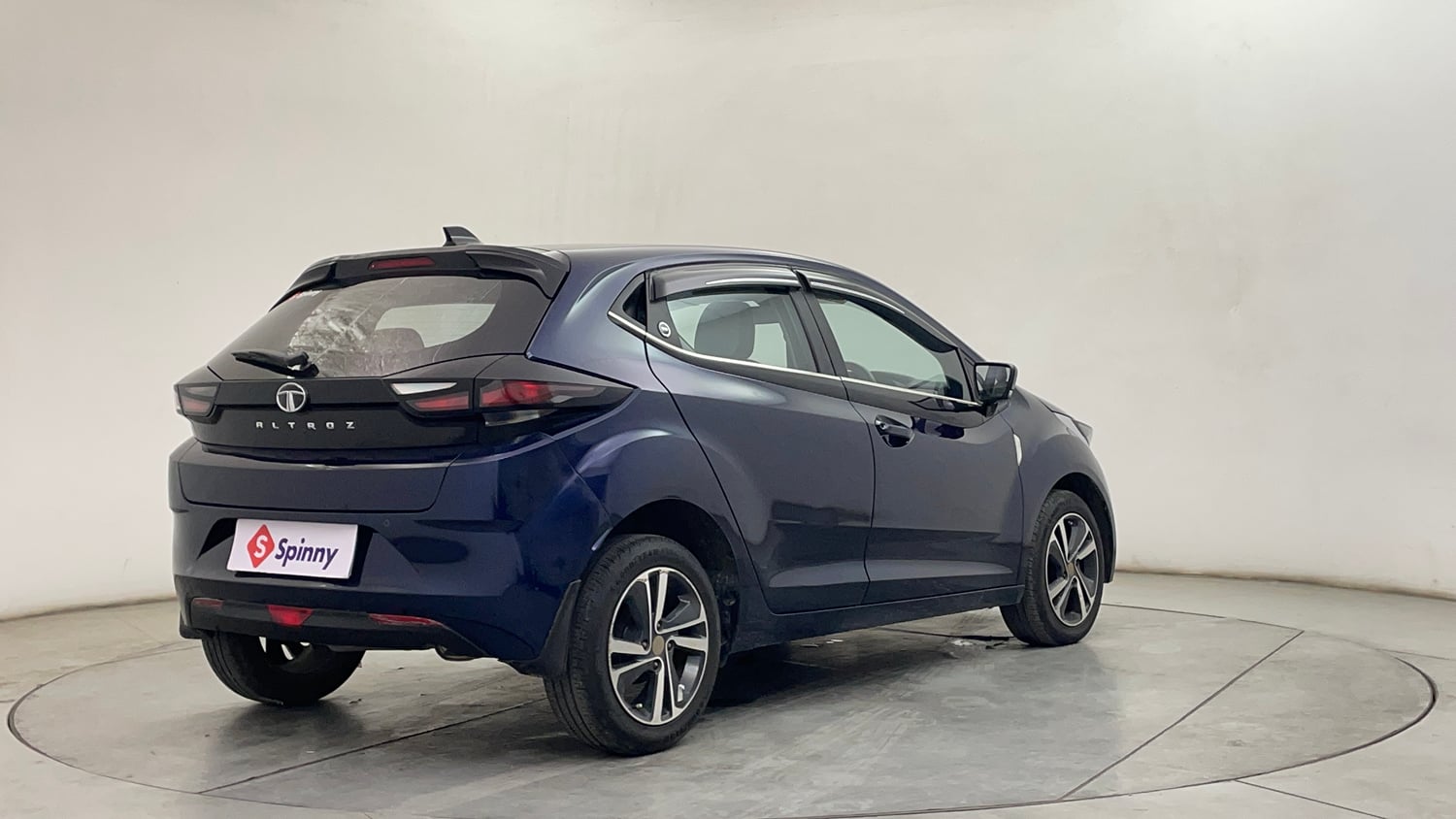 Used 2023 Tata Altroz XZ Plus (S) Petrol Manual exterior RIGHT REAR CORNER VIEW