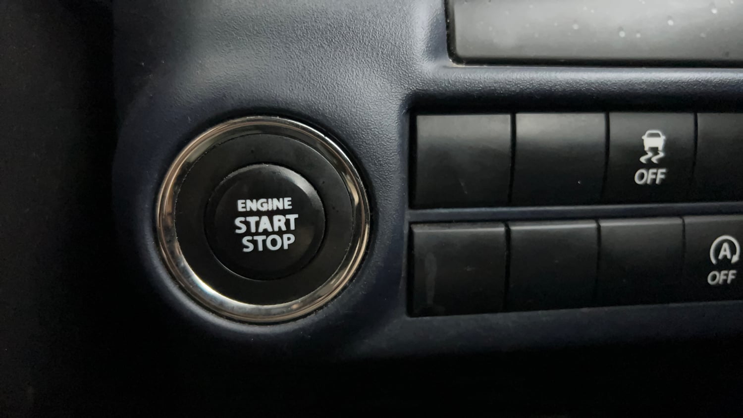 Used 2023 Maruti Suzuki Baleno Zeta MT Petrol Manual top_features Keyless start