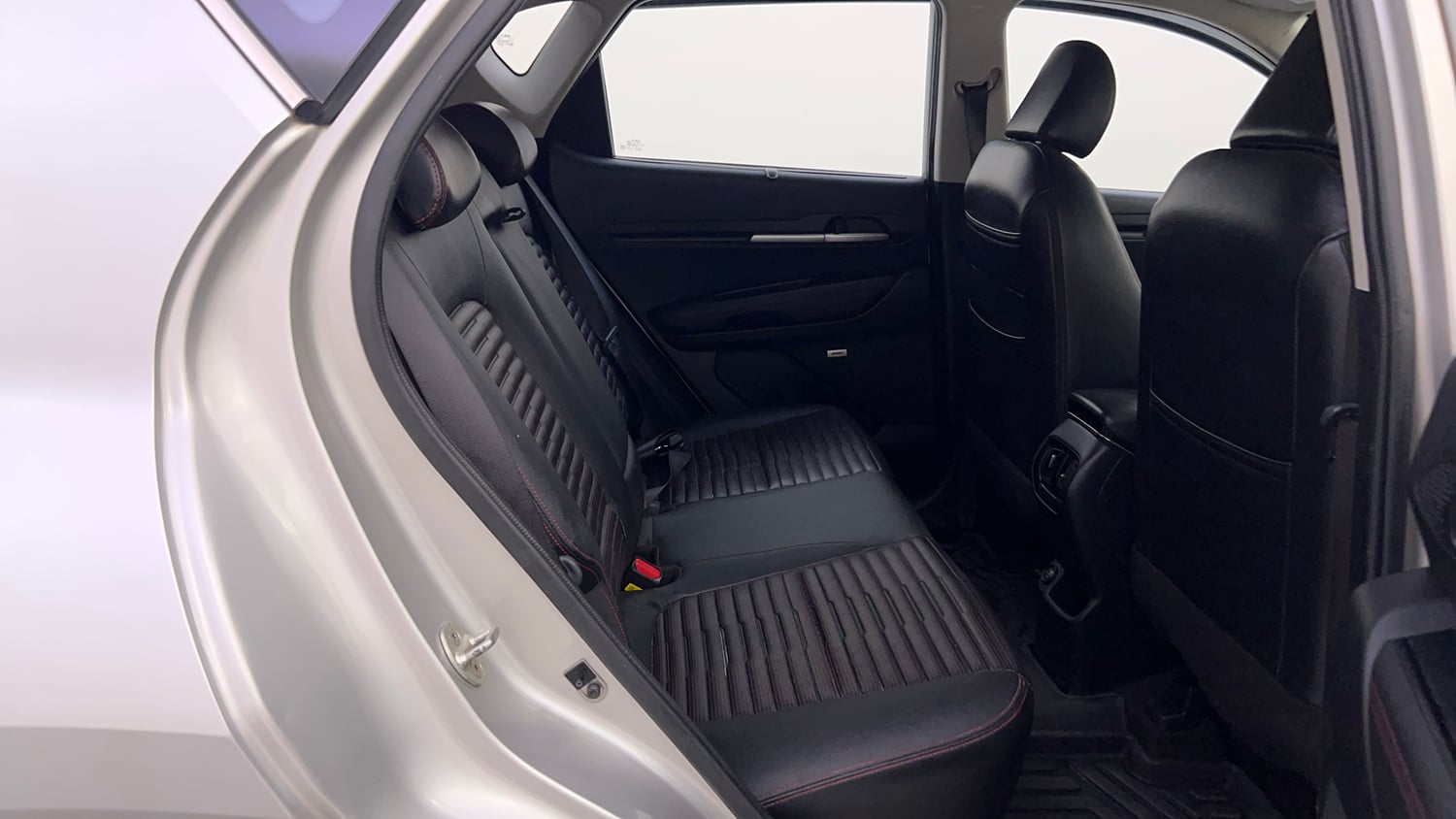 Used 2022 Kia Sonet GTX Plus 1.0 DCT Petrol Automatic interior RIGHT SIDE REAR DOOR CABIN VIEW