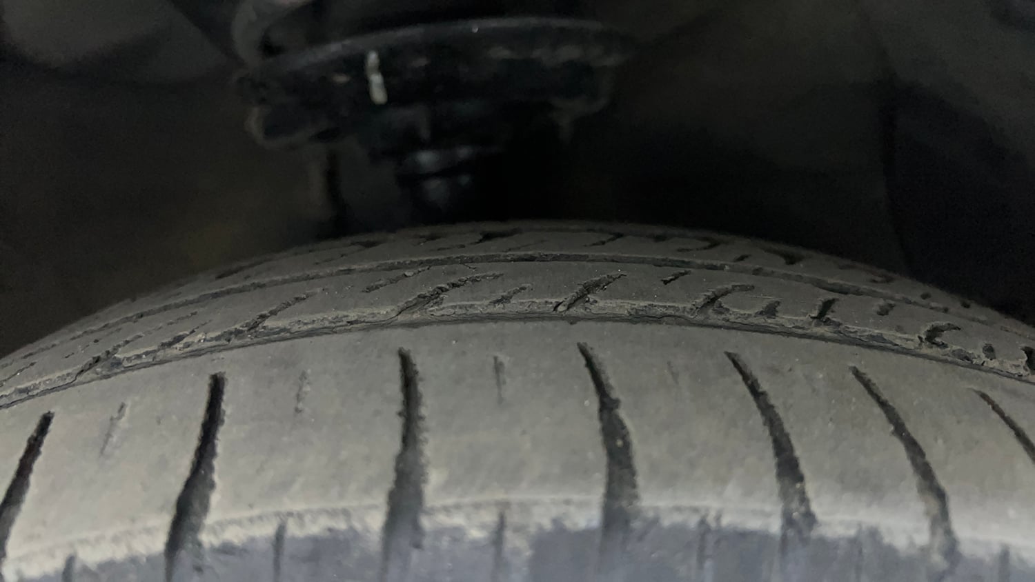Used 2018 Hyundai Grand i10 Asta U2 1.2 CRDi Diesel Manual tyres RIGHT FRONT TYRE TREAD VIEW