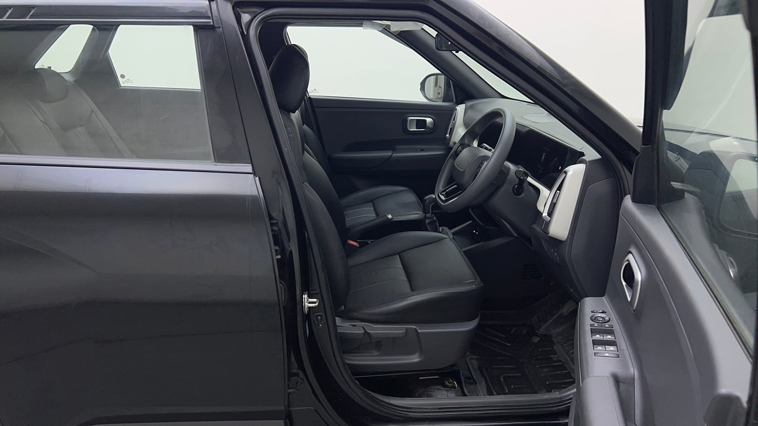 Used 2026 Hyundai Venue 1.2 Kappa Petrol MT HX5 Petrol Manual interior RIGHT SIDE FRONT DOOR CABIN VIEW