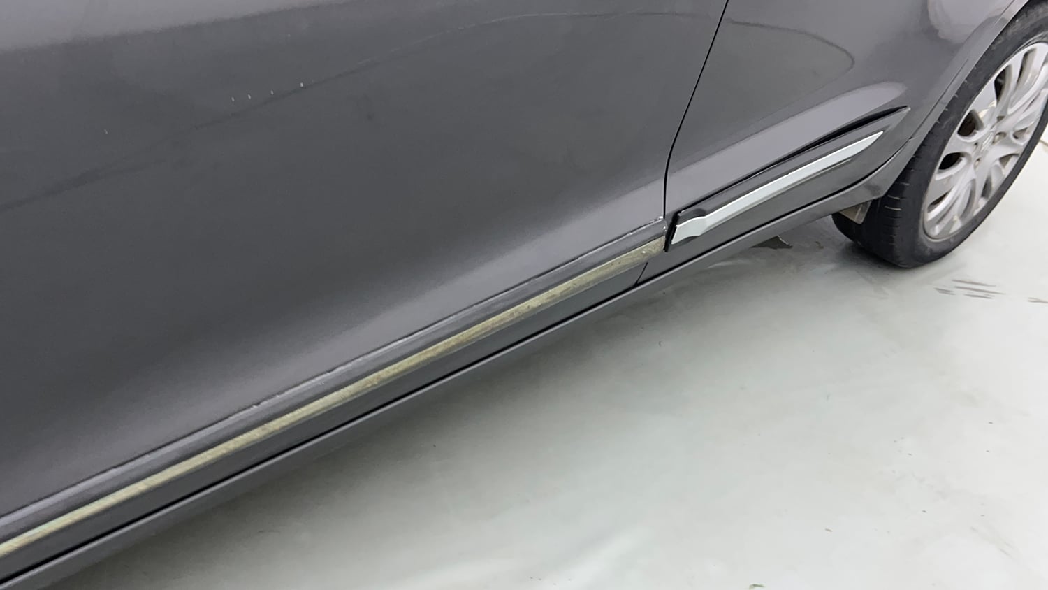 Used 2018 Maruti Suzuki Baleno Zeta 1.2 Petrol Manual dents MINOR SCRATCH