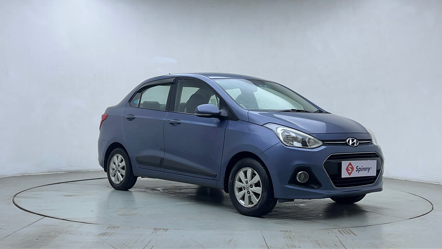 Used 2015 Hyundai Xcent SX 1.2 Petrol Manual exterior RIGHT FRONT CORNER VIEW