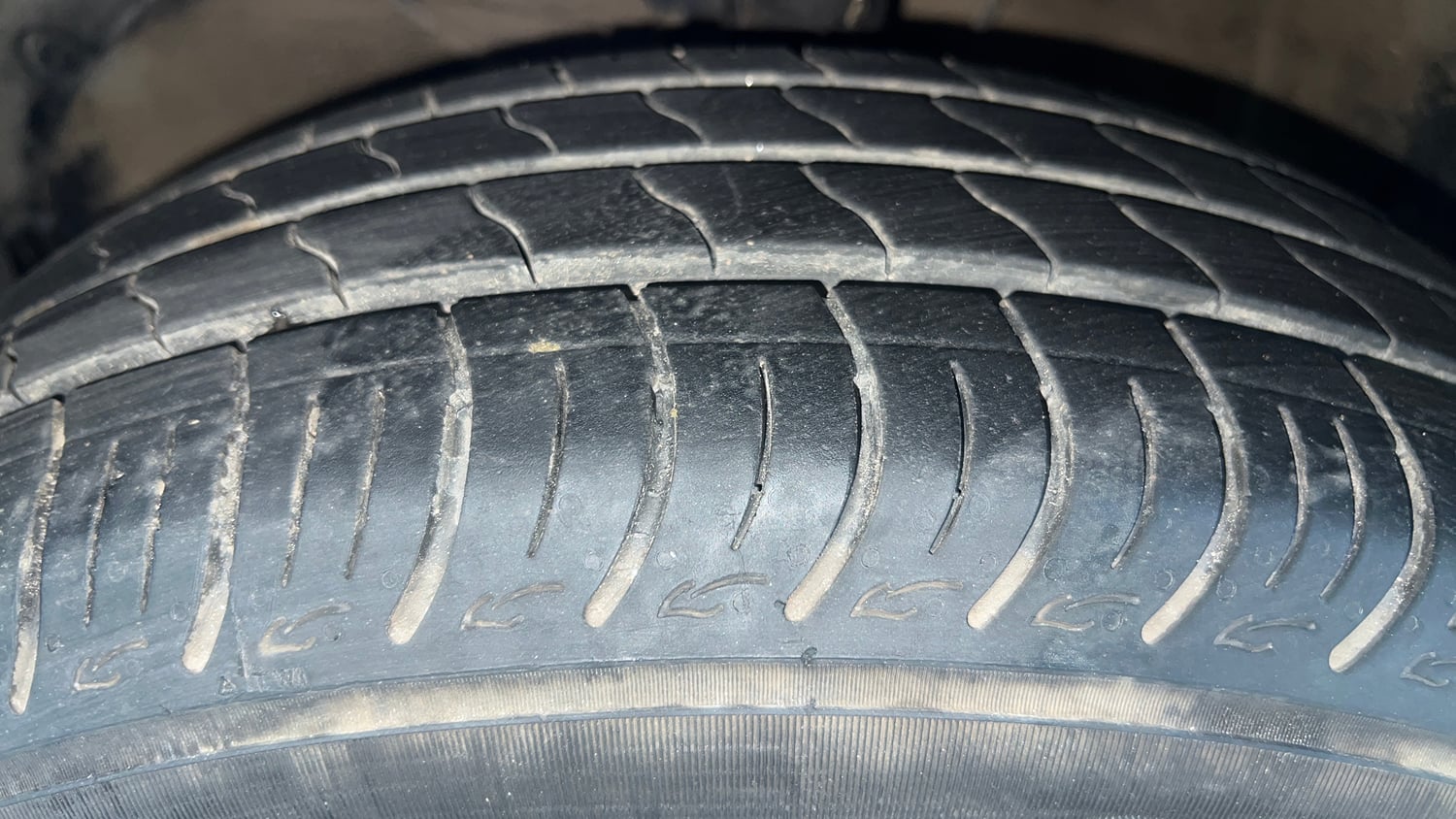 Used 2018 Maruti Suzuki Baleno Delta 1.2 Petrol Manual tyres LEFT FRONT TYRE TREAD VIEW