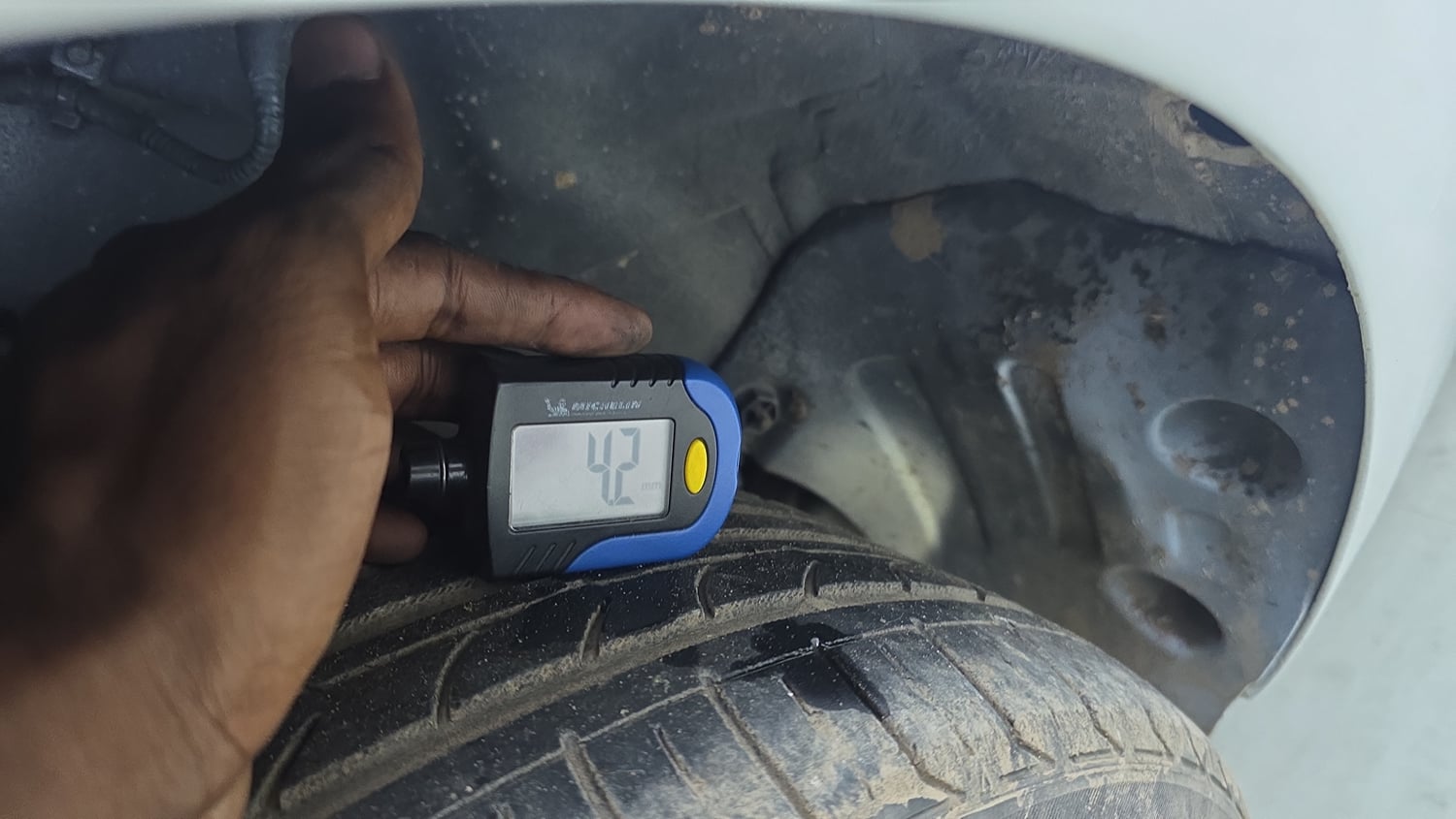 Used 2020 Tata Altroz XZ Petrol Petrol Manual tyres RIGHT REAR TYRE TREAD VIEW