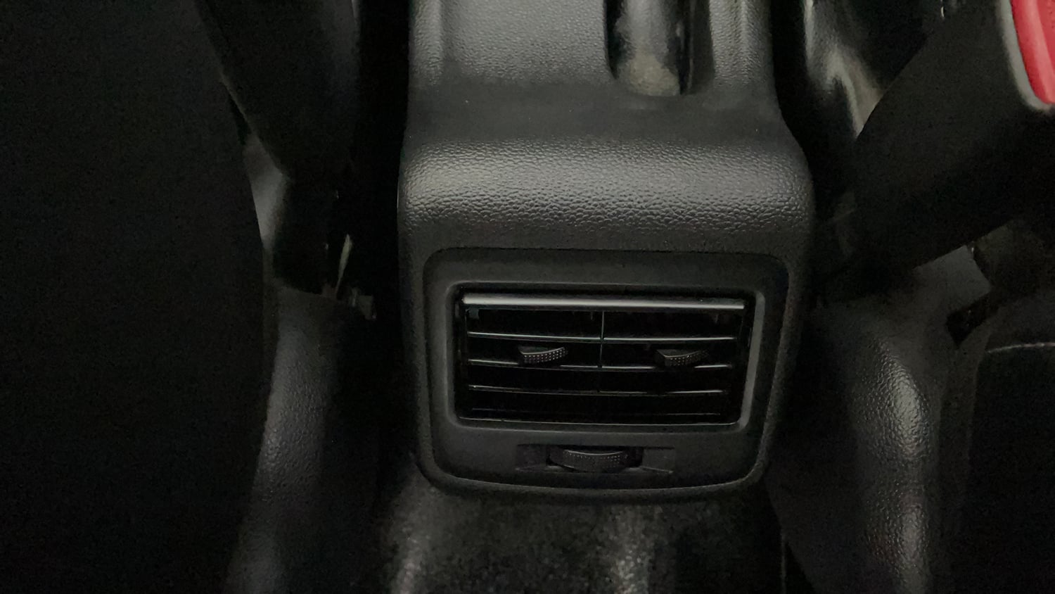 Used 2016 Hyundai Grand i10 Magna AT 1.2 Kappa VTVT Petrol Automatic top_features 2nd row AC vent