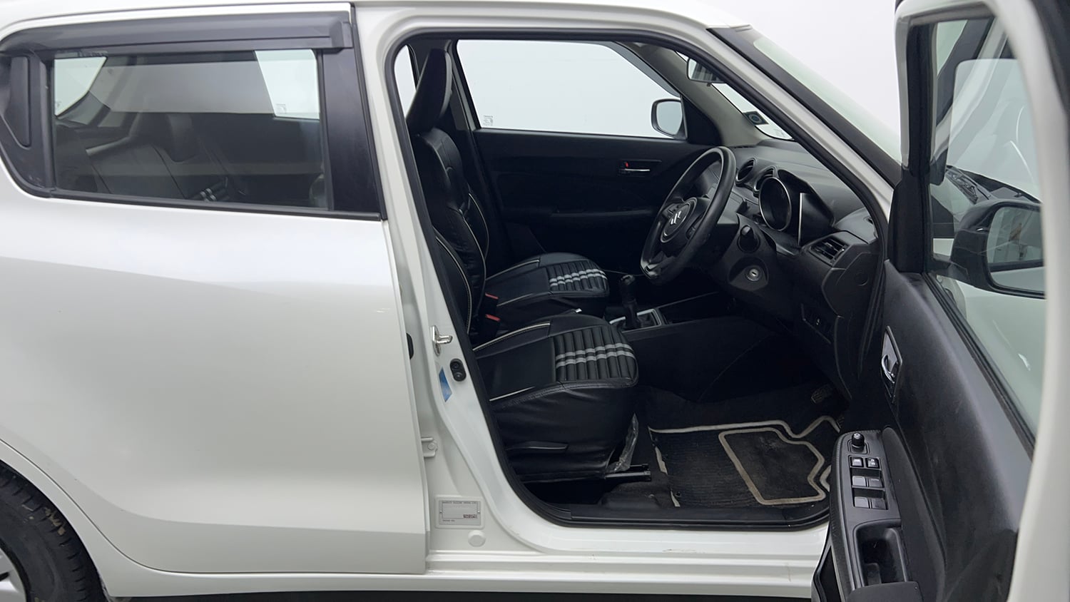Used 2022 Maruti Suzuki Swift VXi Petrol Manual interior RIGHT SIDE FRONT DOOR CABIN VIEW