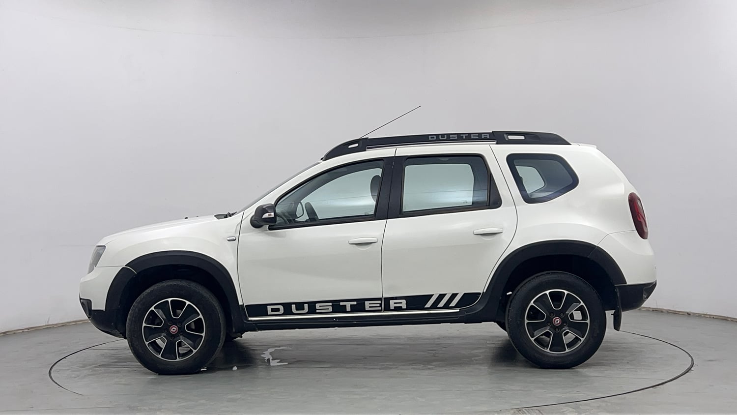 Used 2017 Renault Duster RXS CVT Petrol Automatic exterior LEFT SIDE VIEW