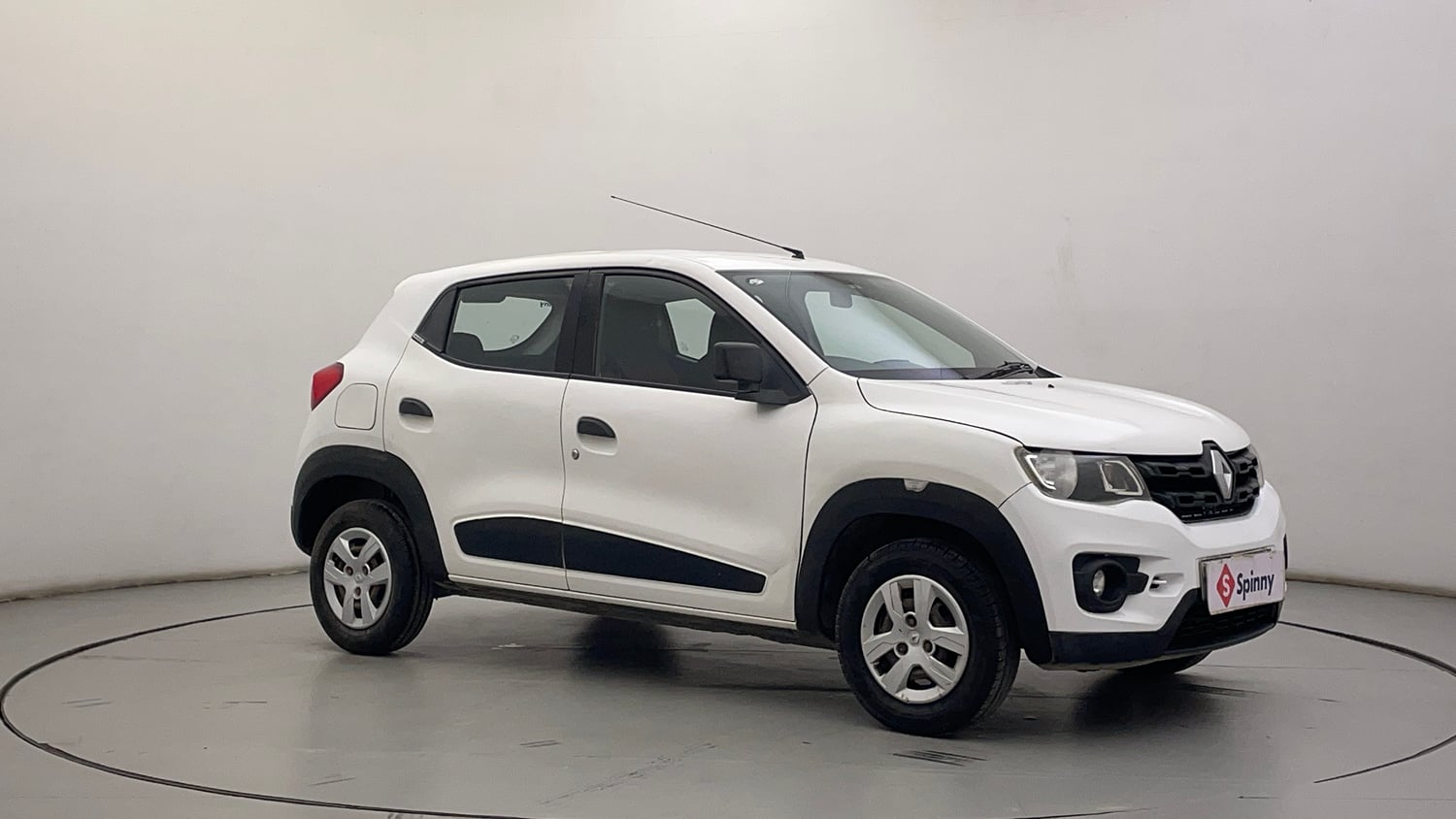 Used 2016 Renault Kwid RXT Petrol Manual exterior RIGHT FRONT CORNER VIEW