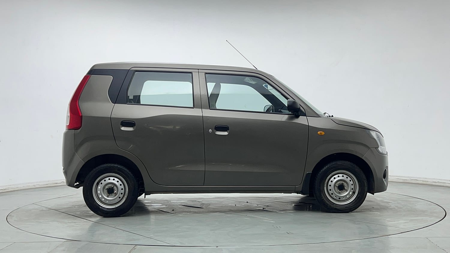 Used 2020 Maruti Suzuki Wagon R 1.0 LXi 1.0 Petrol Manual exterior RIGHT SIDE VIEW