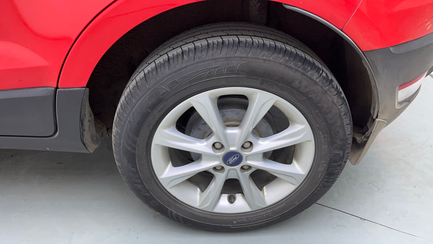 Used 2019 Ford EcoSport Titanium 1.5L Ti-VCT Petrol Manual tyres LEFT REAR TYRE RIM VIEW