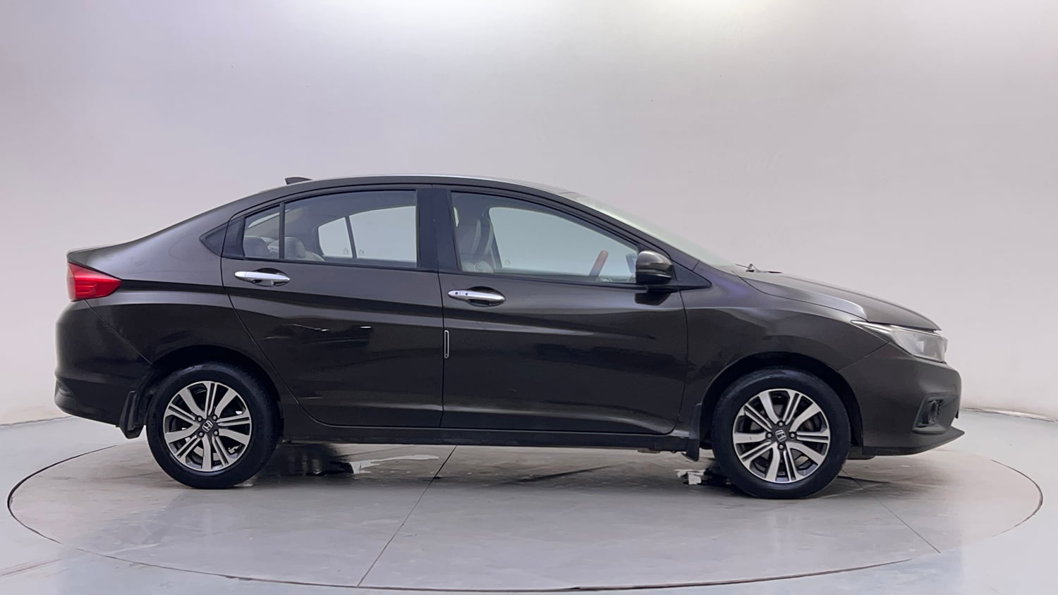 Used 2020 Honda City V Petrol Petrol Manual exterior RIGHT SIDE VIEW
