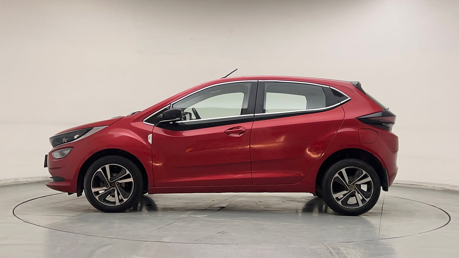 Used 2021 Tata Altroz XZ Petrol Petrol Manual exterior LEFT SIDE VIEW