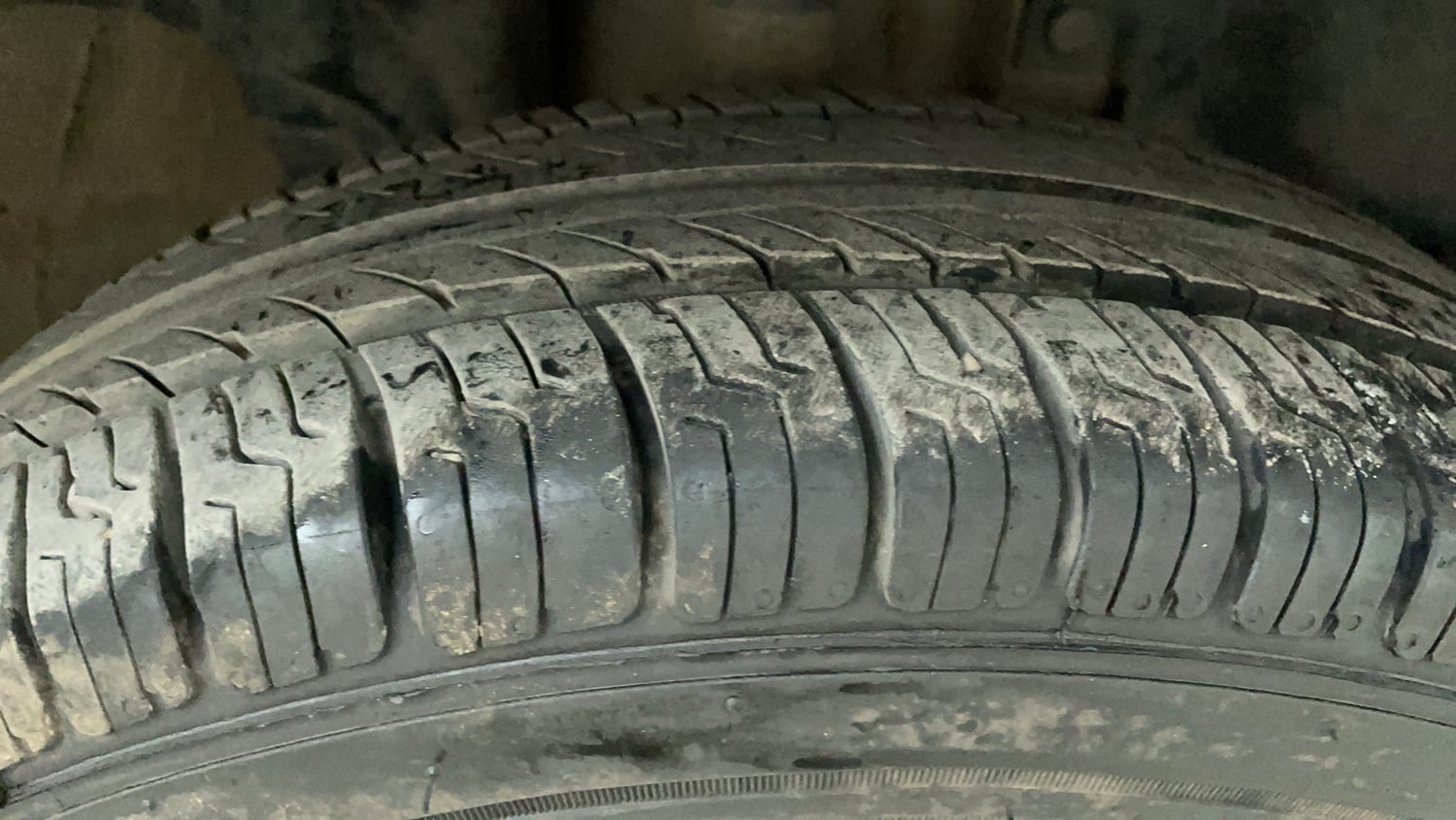 Used 2016 Renault Kwid RXT Petrol Manual tyres RIGHT FRONT TYRE TREAD VIEW