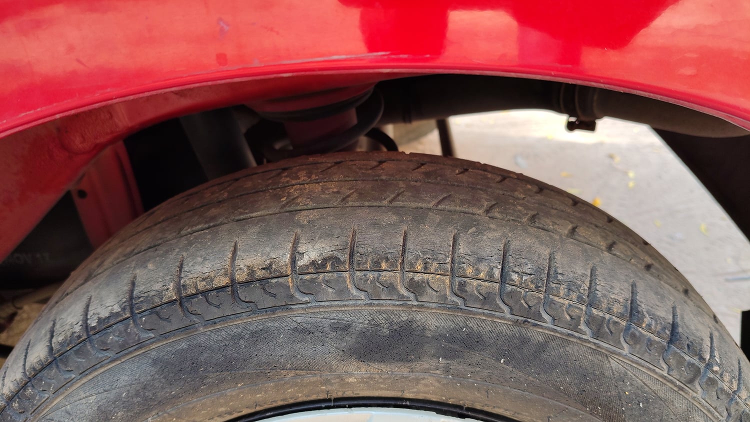 Used 2017 Maruti Suzuki Alto 800 VXi Petrol Manual tyres LEFT REAR TYRE TREAD VIEW