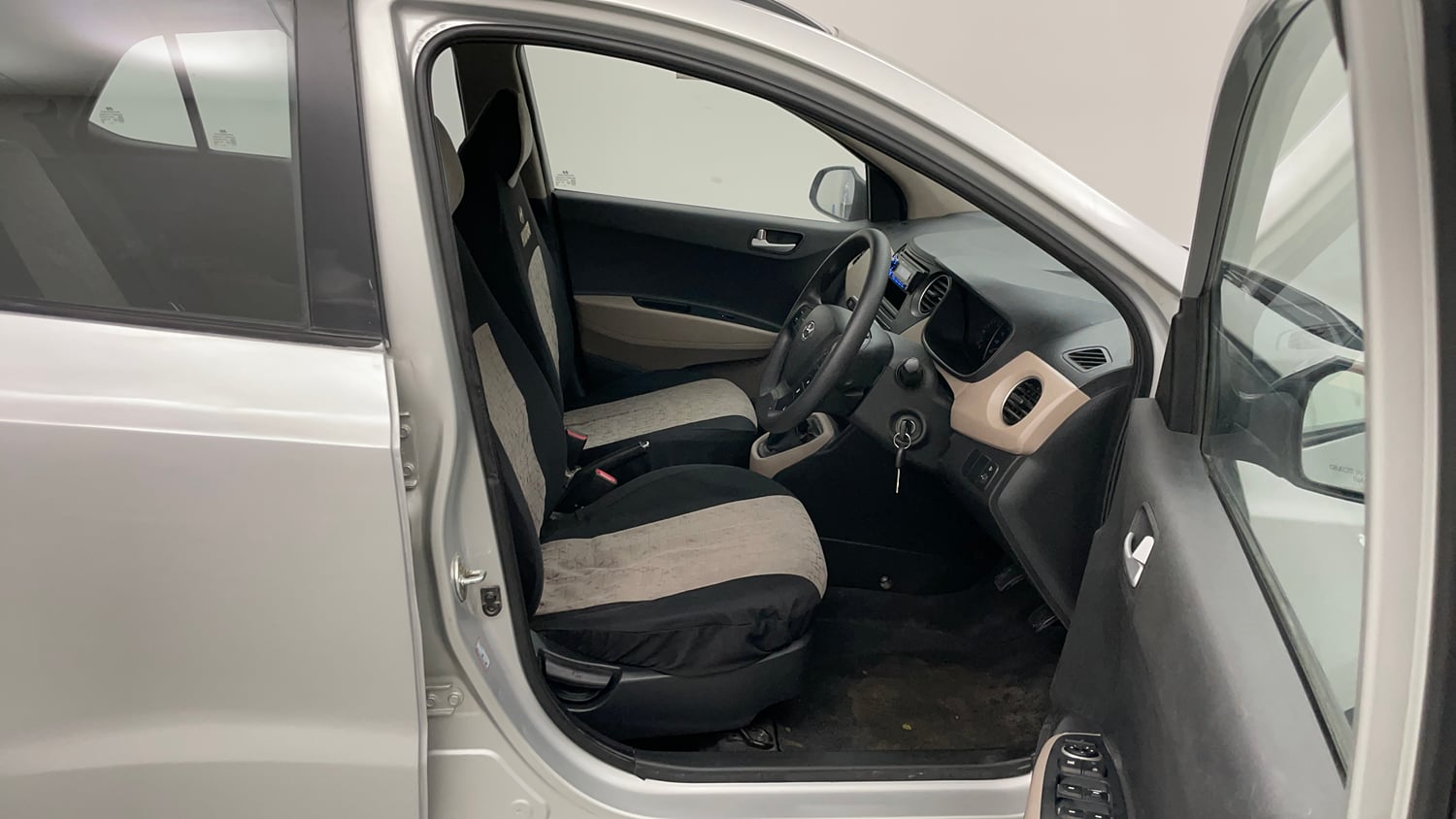 Used 2017 Hyundai Grand i10 Sportz 1.2 Kappa VTVT Petrol Manual interior RIGHT SIDE FRONT DOOR CABIN VIEW
