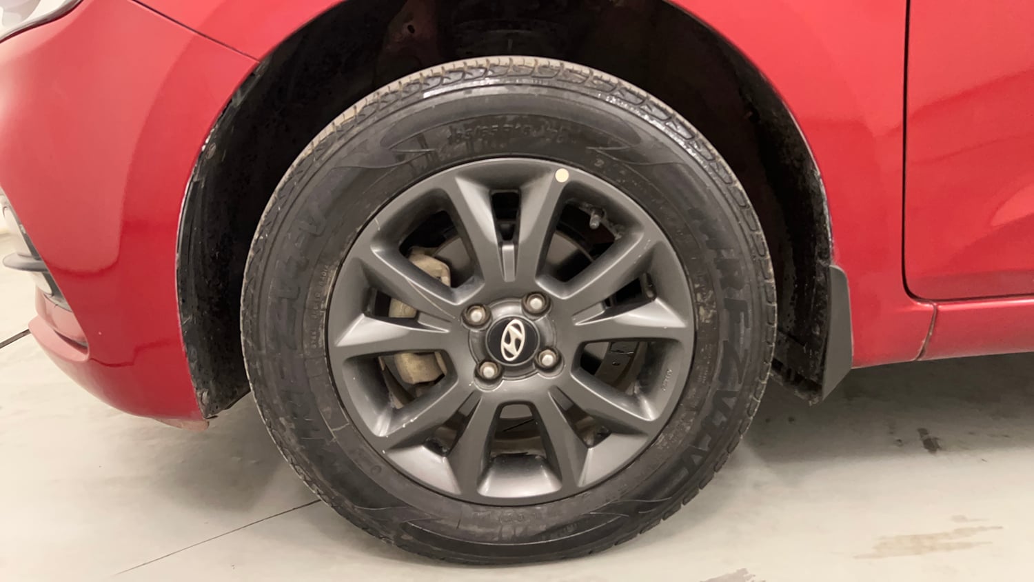 Used 2019 Hyundai Elite i20 Sportz Plus 1.2 Petrol Manual tyres LEFT FRONT TYRE RIM VIEW