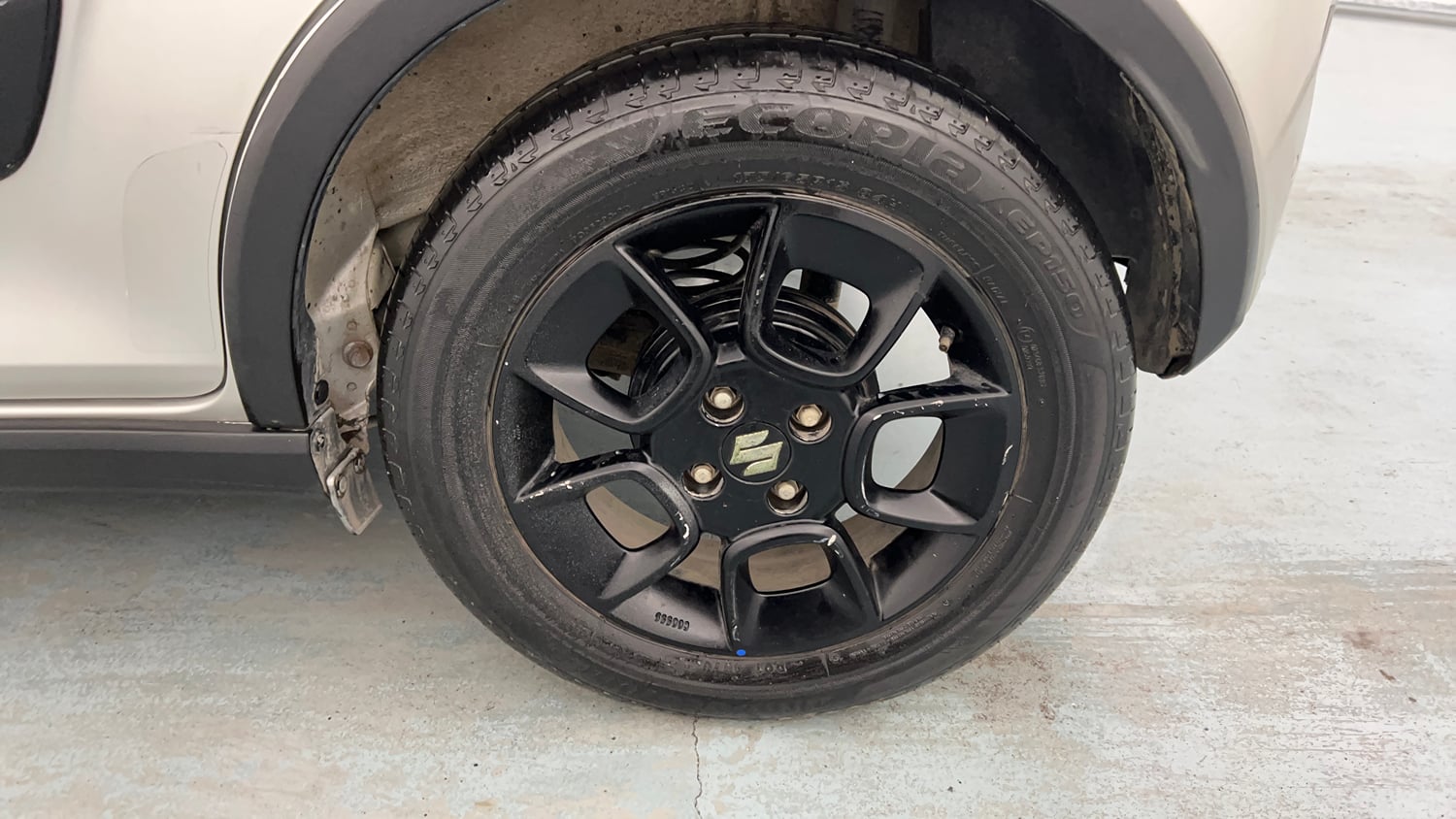 Used 2023 Maruti Suzuki Ignis Zeta 1.2 MT Petrol Manual tyres LEFT REAR TYRE RIM VIEW