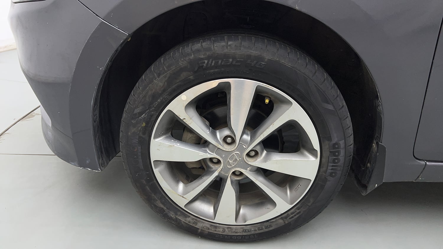 Used 2017 Hyundai Elite i20 Asta 1.2 (O) Petrol Manual tyres LEFT FRONT TYRE RIM VIEW