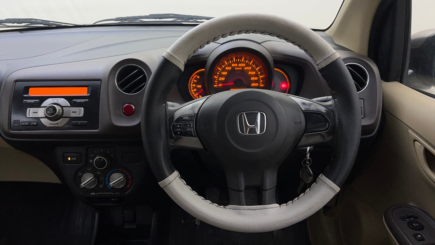 Used 2013 Honda Amaze 1.5 S i-DTEC Diesel Manual top_features Steering mounted controls