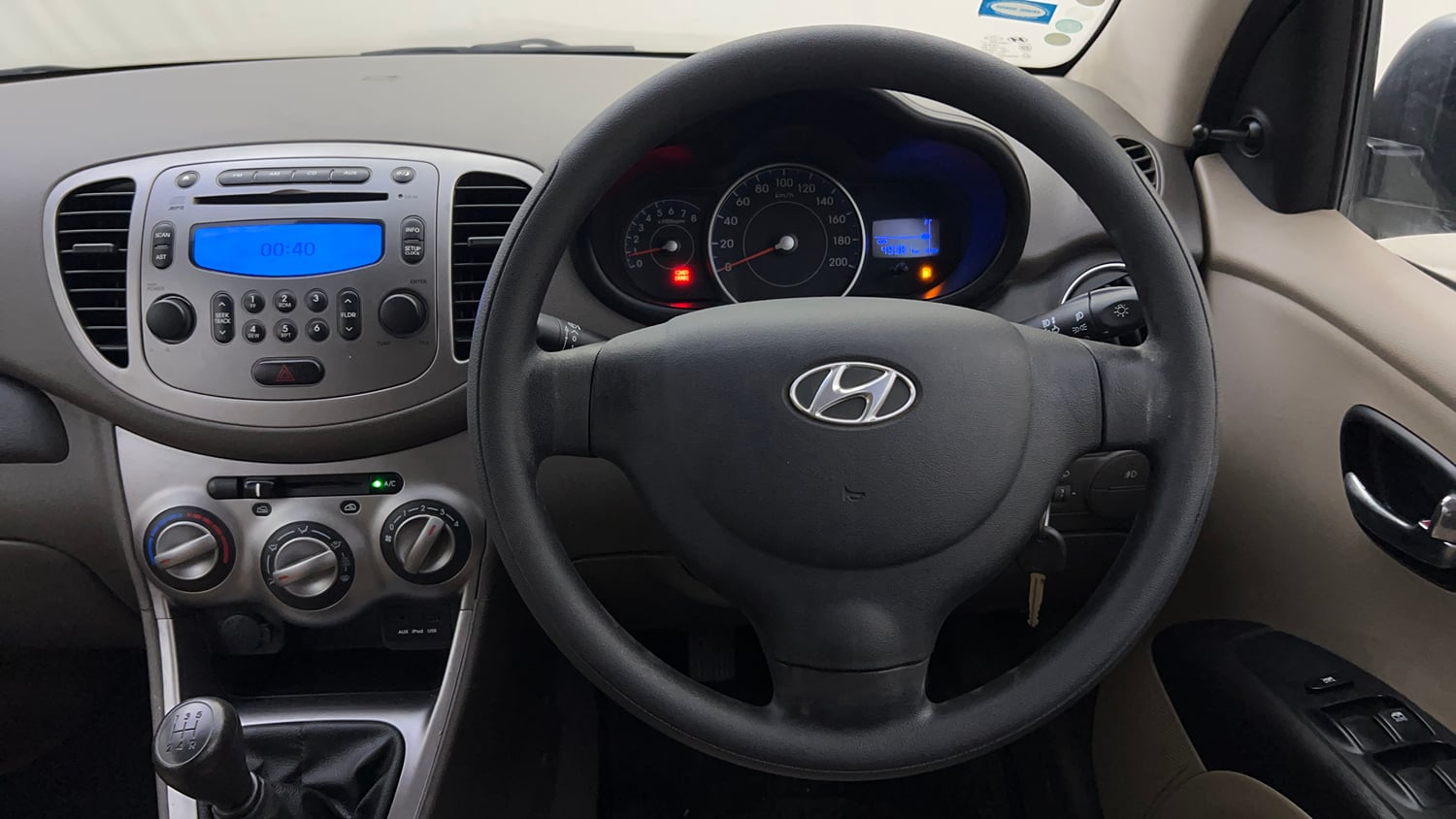 Used 2015 Hyundai i10 Sportz 1.1 iRDE2 Petrol Manual interior STEERING VIEW
