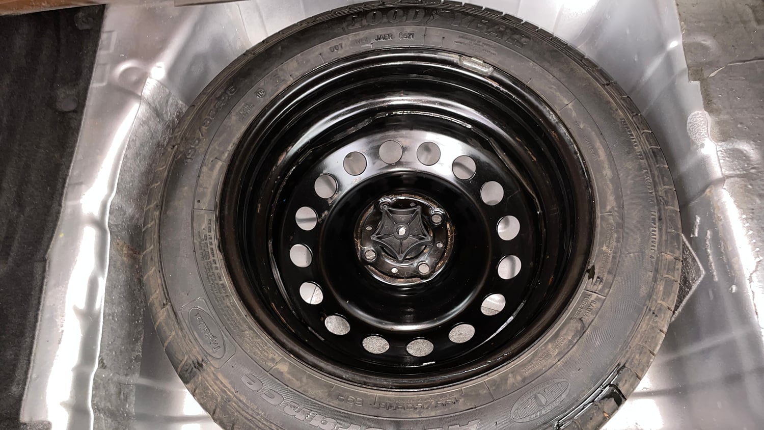 Used 2021 Tata Nexon XM (S) Petrol Manual tyres SPARE TYRE VIEW