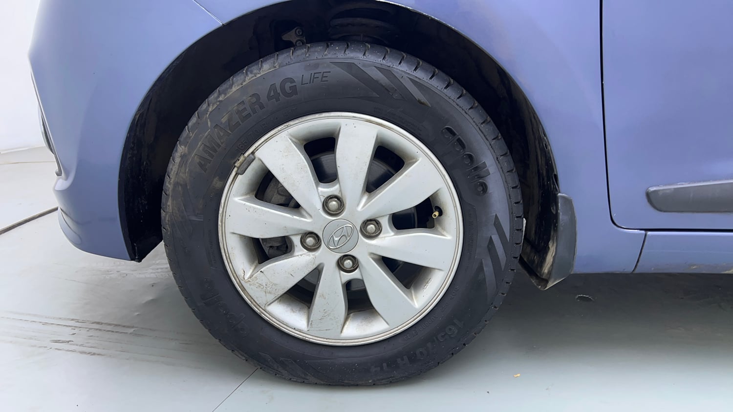 Used 2015 Hyundai Xcent SX 1.2 Petrol Manual tyres LEFT FRONT TYRE RIM VIEW