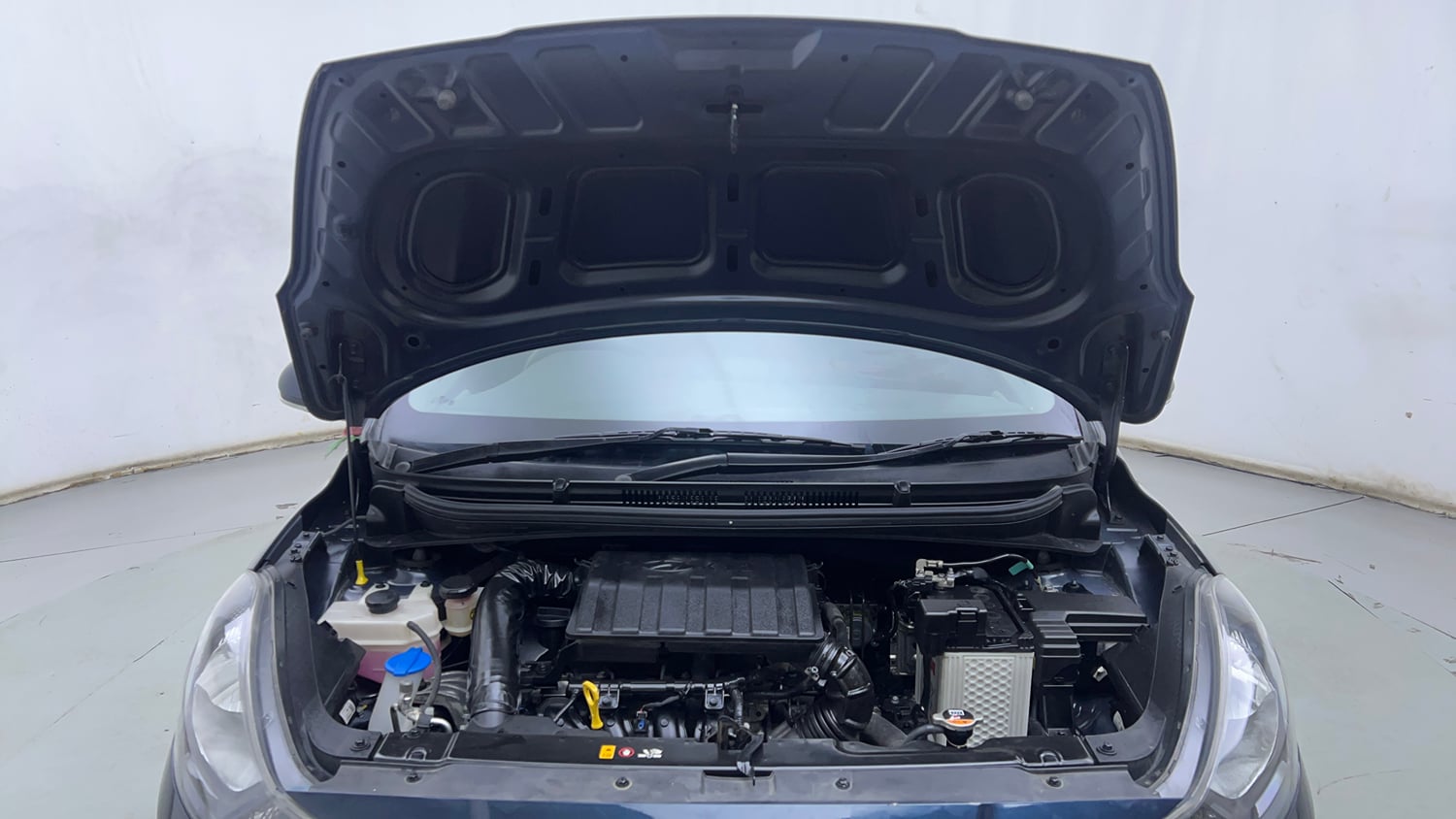 Used 2022 Hyundai Grand i10 Nios Sportz 1.2 Kappa VTVT Petrol Manual engine ENGINE & BONNET OPEN FRONT VIEW