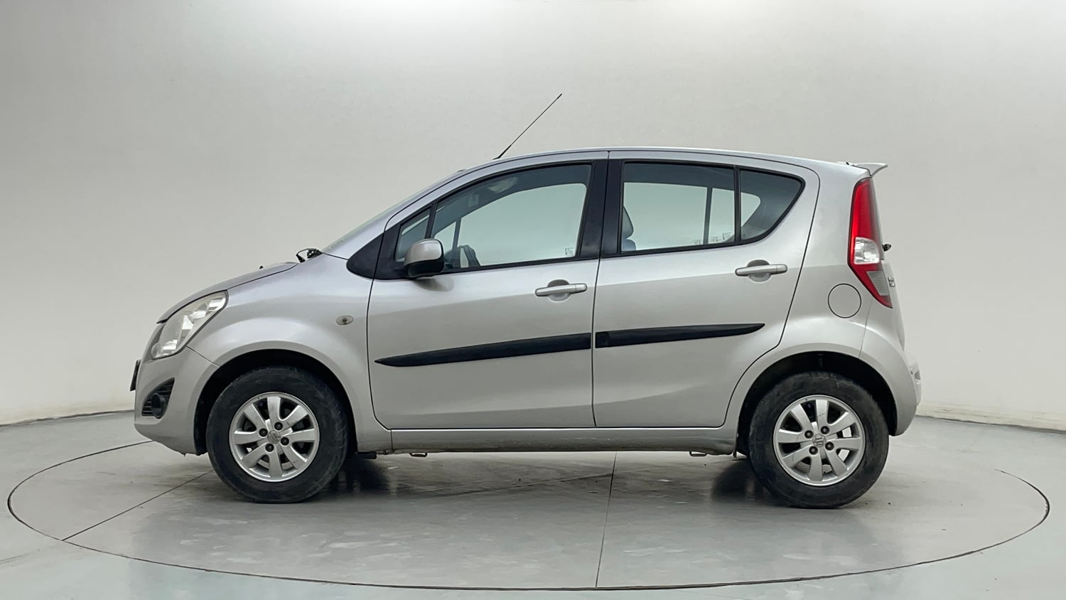 Used 2015 Maruti Suzuki Ritz Zxi BS-IV Petrol Manual exterior LEFT SIDE VIEW
