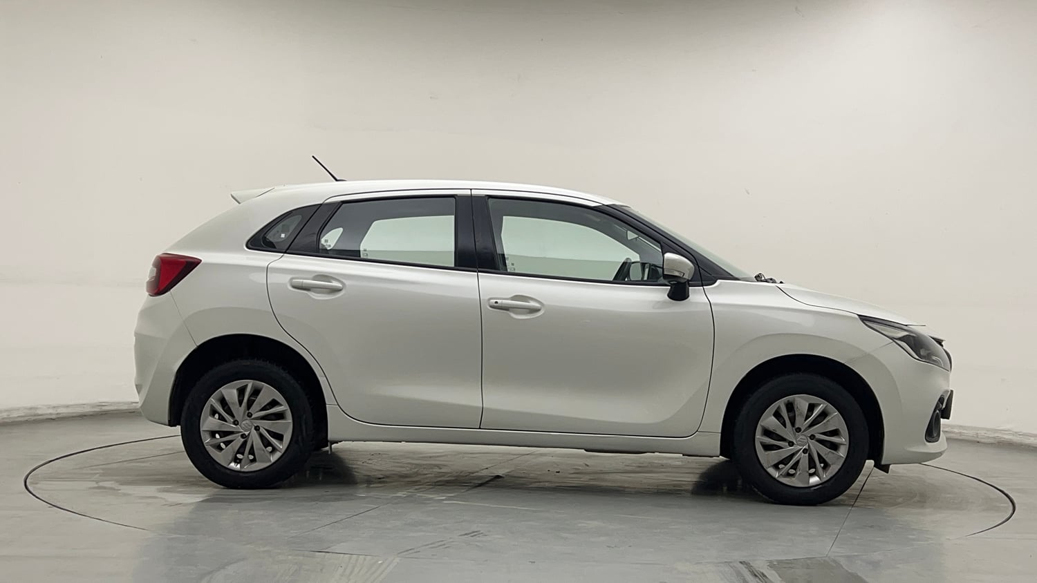 Used 2023 Maruti Suzuki Baleno Delta AGS Petrol Automatic exterior RIGHT SIDE VIEW