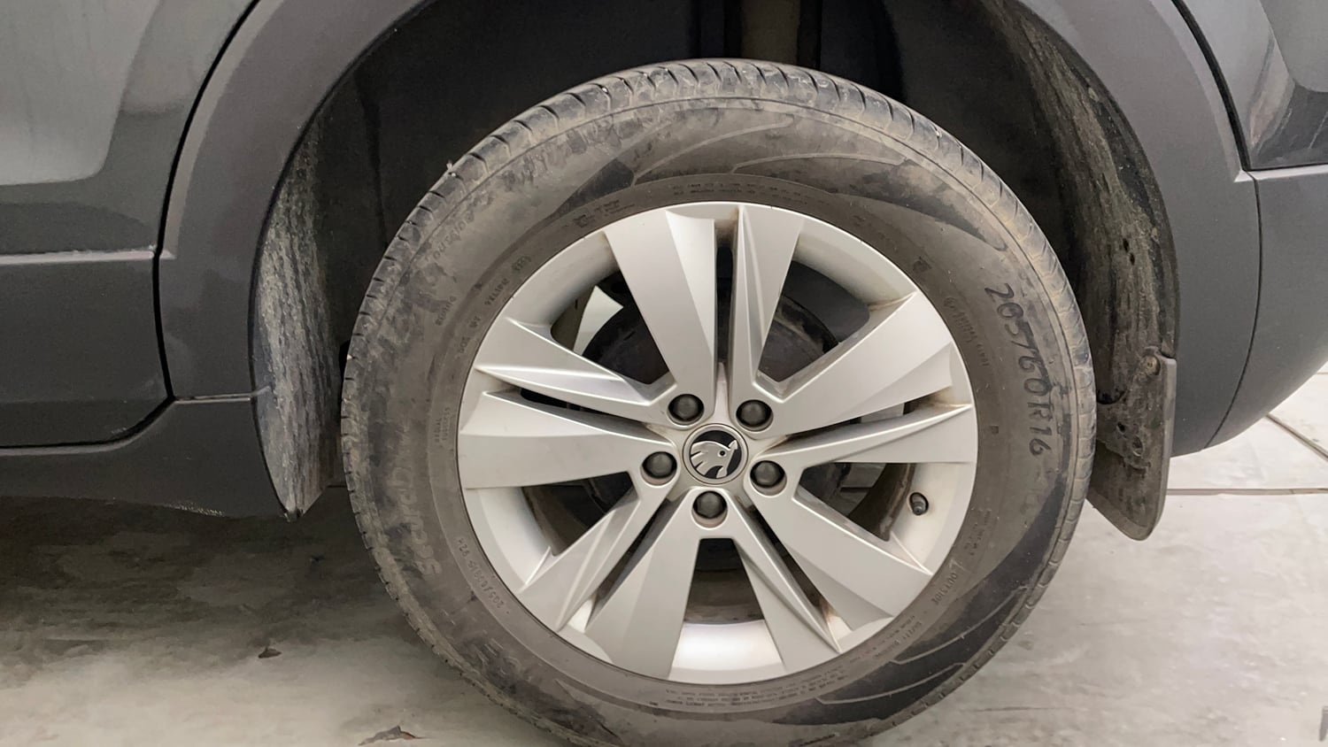 Used 2023 Skoda Kushaq Ambition 1.0L TSI MT Petrol Manual tyres LEFT REAR TYRE RIM VIEW