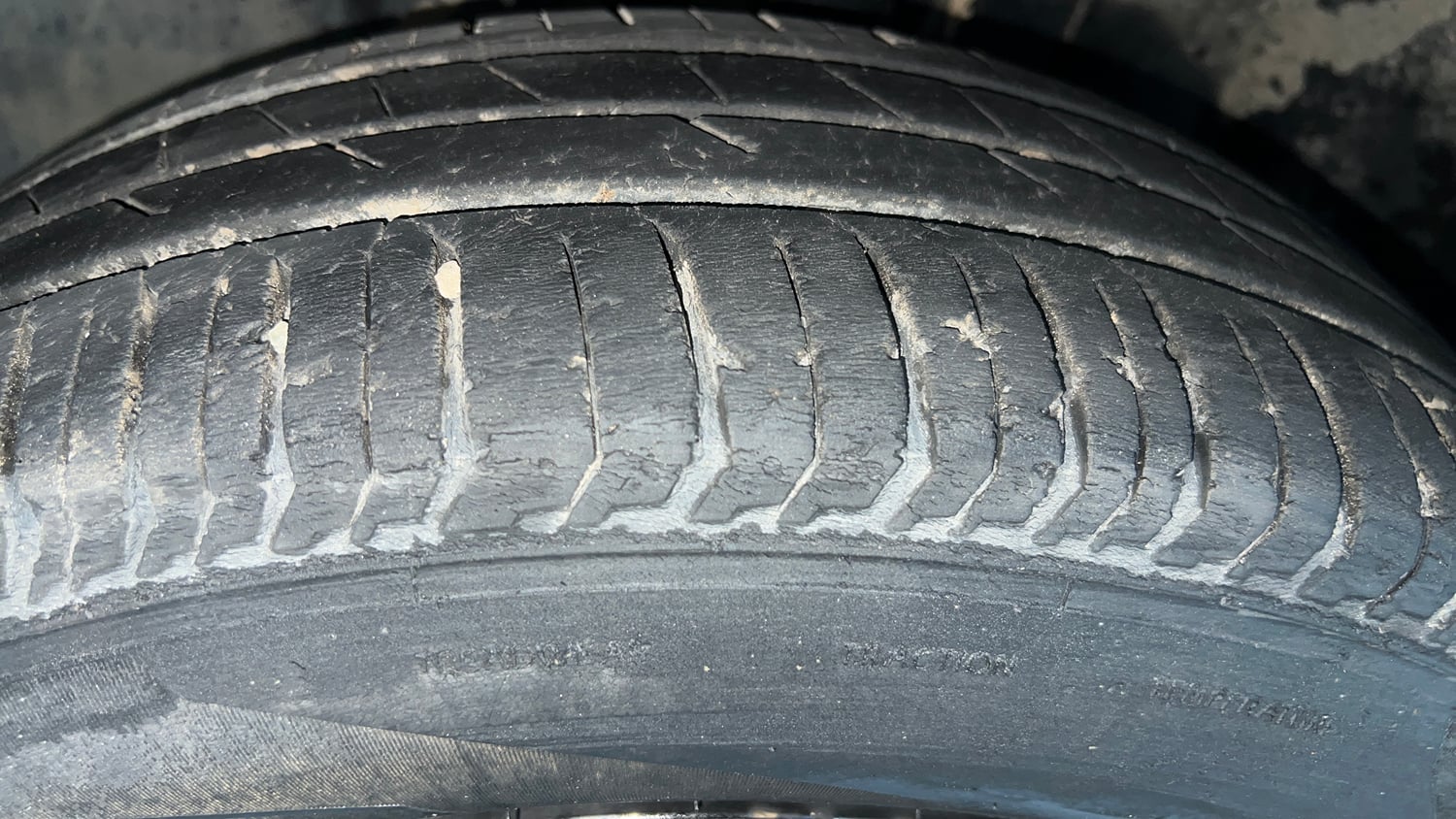 Used 2023 Tata Punch Pure MT Petrol Manual tyres LEFT FRONT TYRE TREAD VIEW