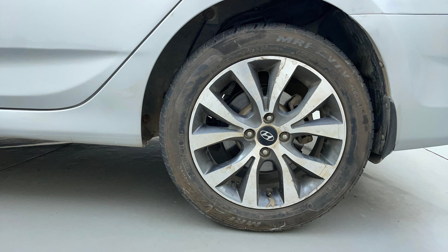 Used 2014 Hyundai Verna Fluidic 1.6 VTVT SX Petrol Manual tyres LEFT REAR TYRE RIM VIEW