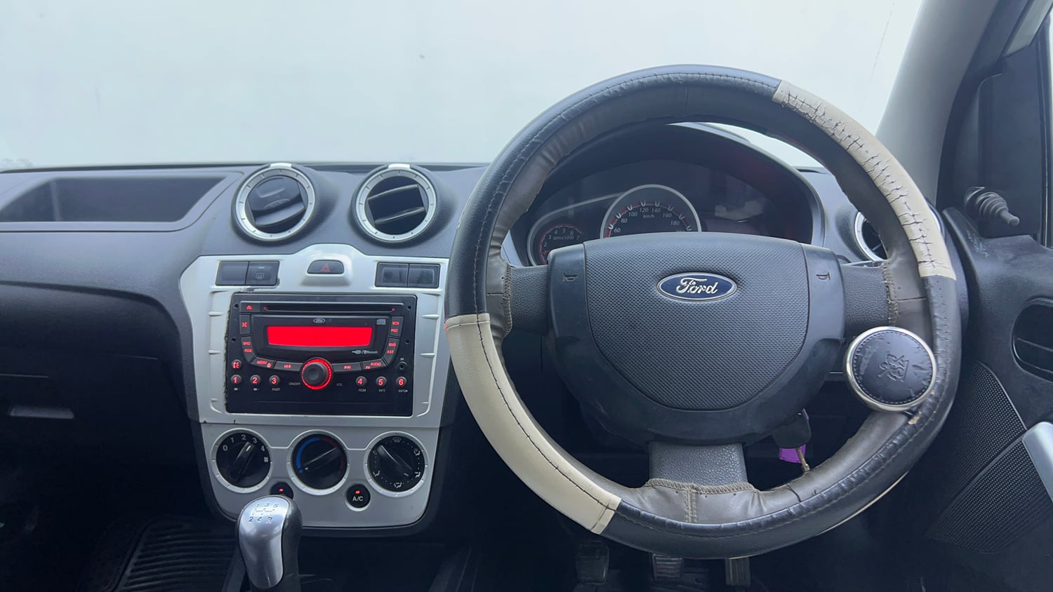Used 2012 Ford Figo Duratec Petrol ZXI 1.2 Petrol Manual interior STEERING VIEW